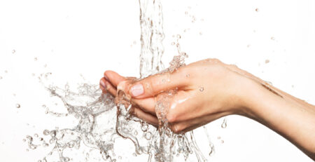Jak zadbać o suchą skórę dłoni?